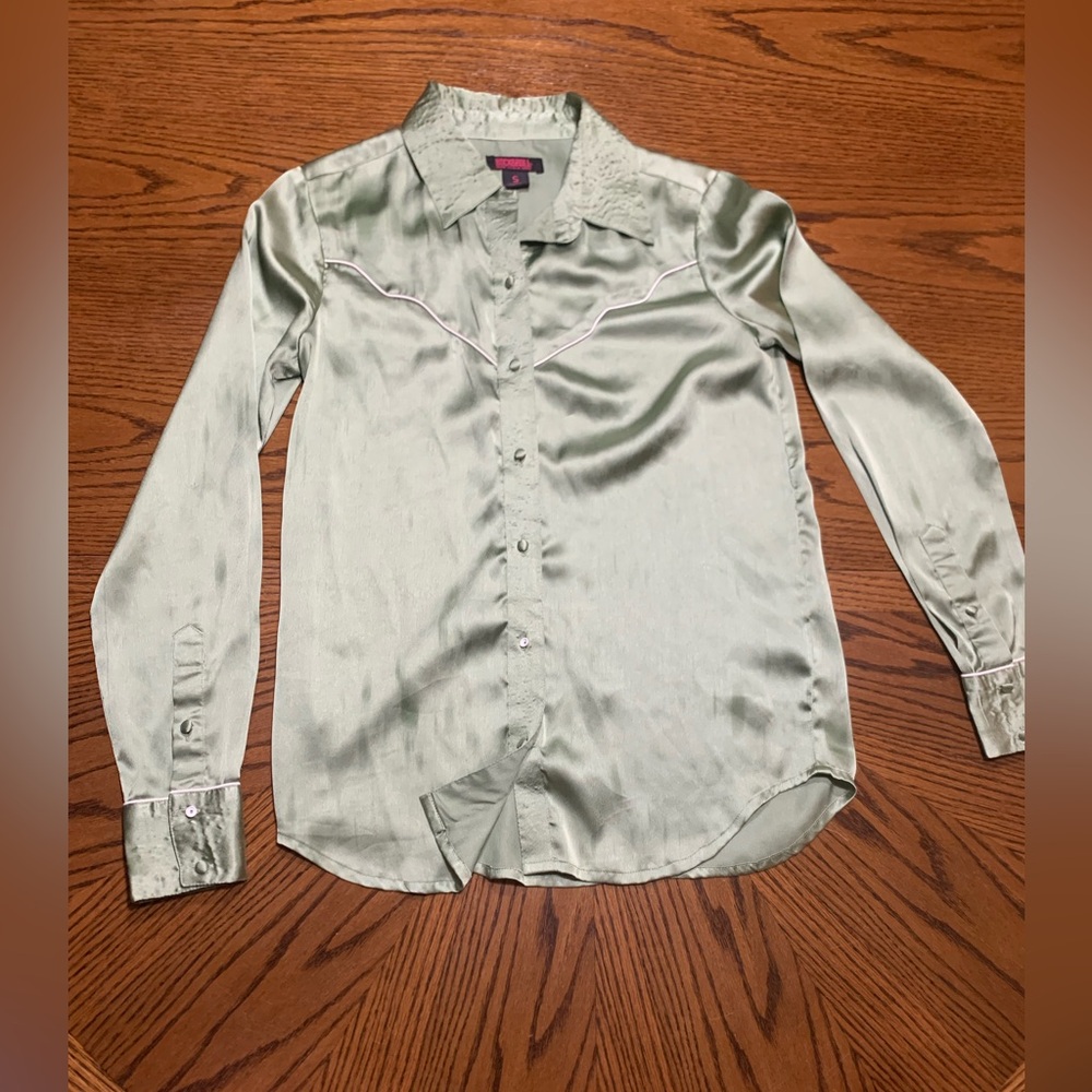 Elegant Satin Button-Down Shirt in Light Green